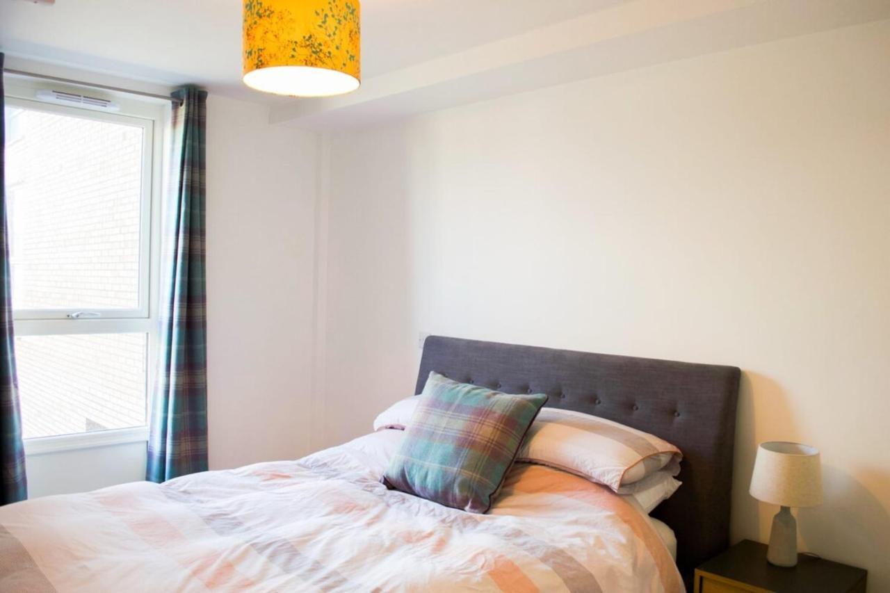 Modern Home By Leith Walk 에든버러 외부 사진