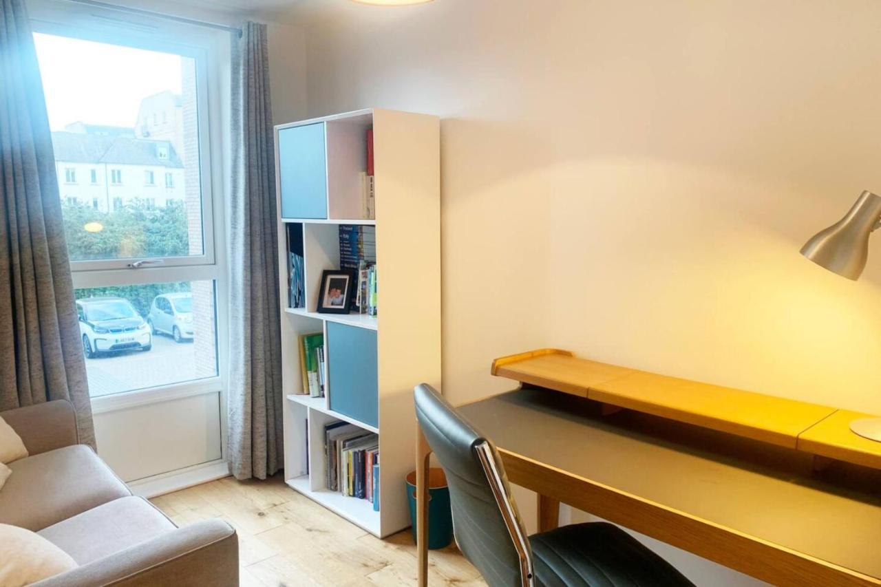 Modern Home By Leith Walk 에든버러 외부 사진